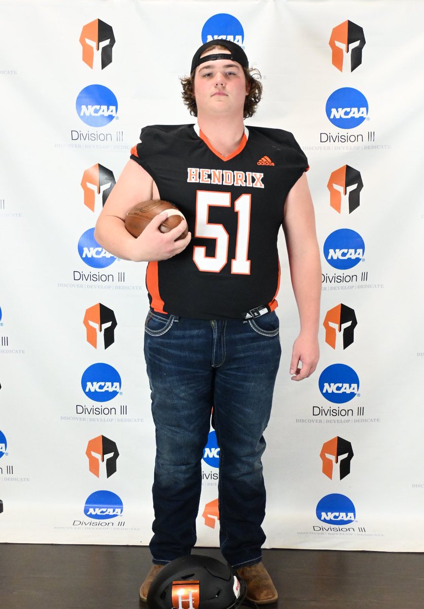 Got the opportunity of an Official Visit at Hendrix College yesterday! Thanks to the Coaching staff for taking the time to speak with me &amp; my family and show us around. Real down to earth coaching staff. Campus looked awesome, nice athletics facilities  &amp; we got lots of