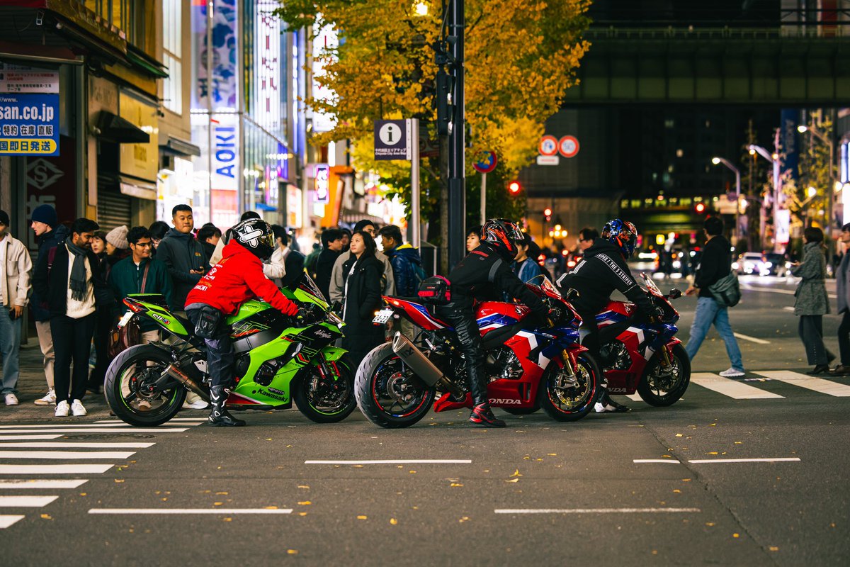 Manhtung6721's tweet photo. - 大排気量バイクの文化：日本には、大排気量バイク（バイカー）に情熱を持つ大きなコミュニティがあります。集会、バイクショー、合法的なレース。バイカーたちは知識の共有、バイクのメンテナンス、そして長距離ツーリングのために集まります。　#バイク #バイク乗りと繋がりたい #bike #bikes #moto #Motorsport #motorbike #motorcycles #japan