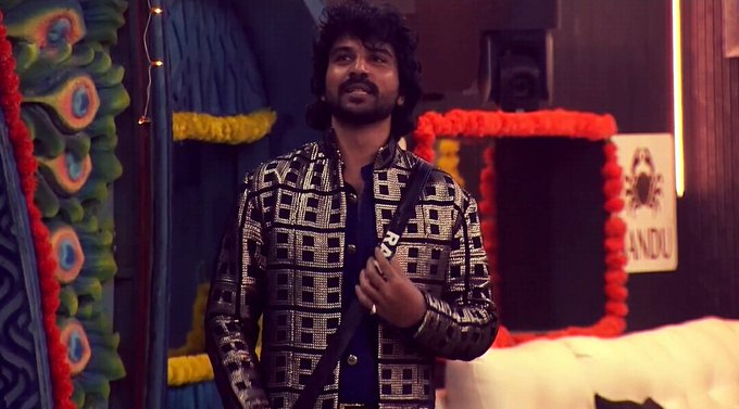 johnnyrox4ever's tweet photo. #Rayan had no PR, reviewer support, r promo screen time &amp;faced bias 4m channel. He joined halfway as wildcard entry, was slow b4 but then switched 2 savage mode in TTF proving he deserves title  #TaskBeast.  He should have placed 3rd, as Muthu &amp;Sound peaked early.
#BiggBoss8Tamil https://t.co/vC4zqfH8h5