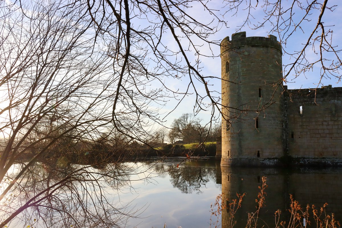Winter sun at Bodiam Castle ❄️☀️
