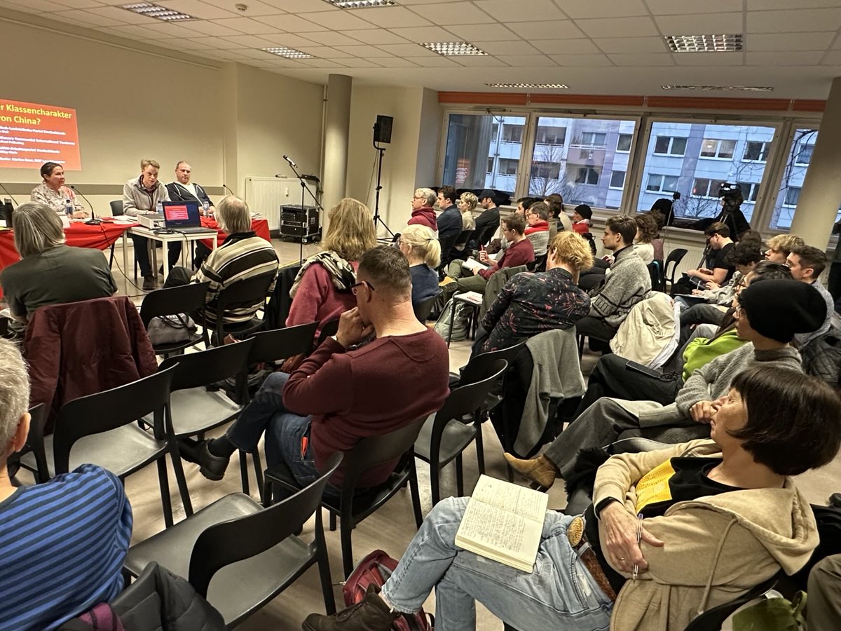 spartakist_IKL's tweet image. Debatte zwischen #MLPD, #SpAD und #RCIT über den Klassencharakter Chinas gestern. Auch Vertreter von #Rebell, #RKP und weiterer Organisationen sowie andere sprachen vor 75 Sozialisten in Berlin-Friedrichshain.