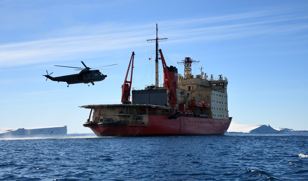 Armada_Arg's tweet photo. #CampañaAntárticaDeVerano 2024/2025 Los helicópteros Sea King realizarán su puesta a punto en la Base Aeronaval Comandante Espora. Las actividades serán llevadas a cabo por personal de la Segunda Escuadrilla Aeronaval de Helicópteros.
Más info 👉🏻
https://t.co/5d46xU1Aes https://t.co/AOVgTkgM46