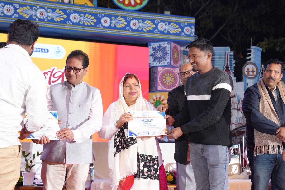 BalasoreOrmas's tweet photo. Glimpses from #Kosamb2025 - The Grand Finale Night!
#Kosamb2025 #GrandFinale #CulturalCelebration #Day7 #pallishreemela2025 #grandfinale https://t.co/E5OSRCLubO