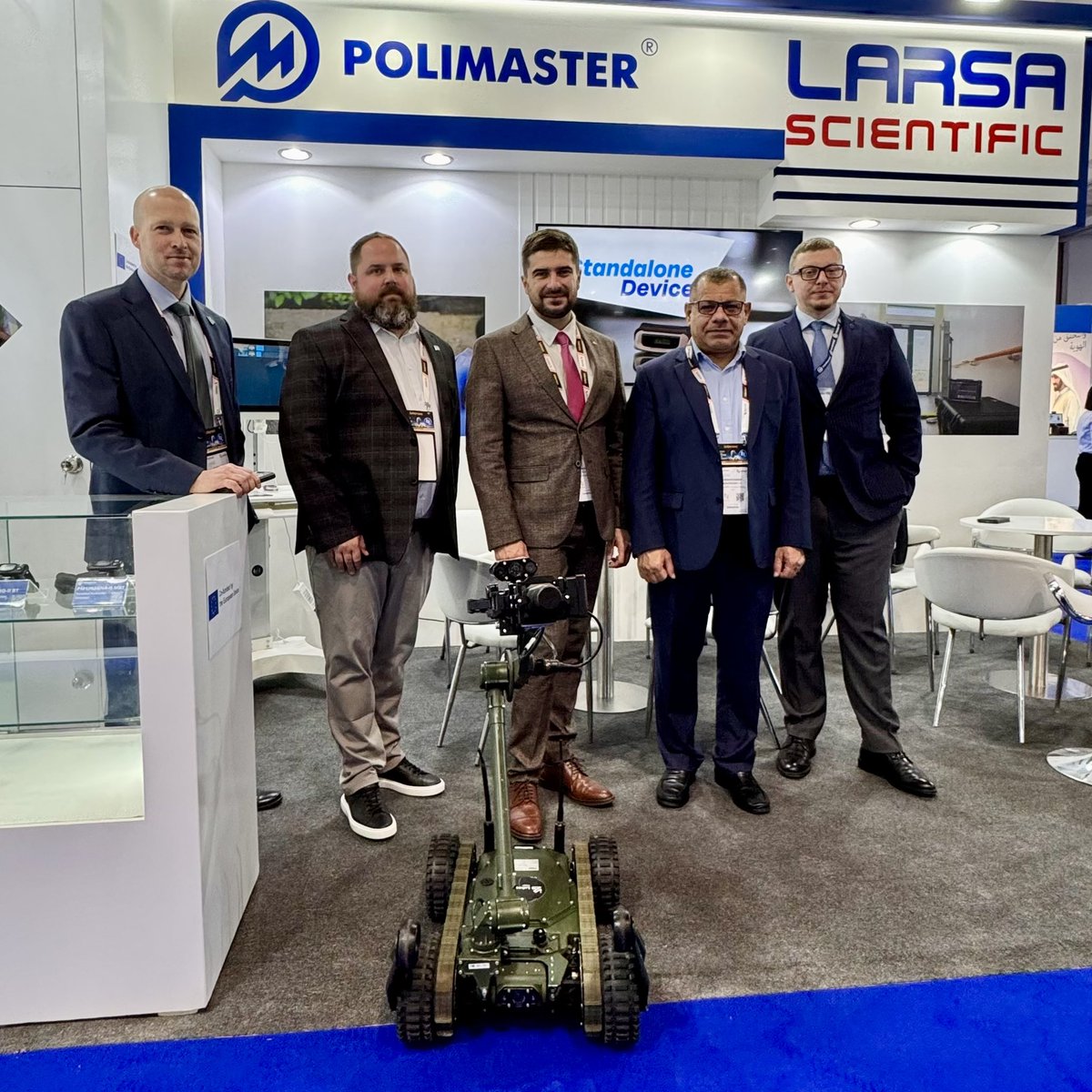 szepczyk's tweet photo. It was a busy week at the @IntersecExpo Dubai #security fair at the stand of our partners Larsa Scientific LLC and #Polimaster
Representatives of the Emirates services are very demanding, aware customers who follow the latest trends in #EOD and #CBRN #Robotics see you on IDEX https://t.co/0e19lFQNRY