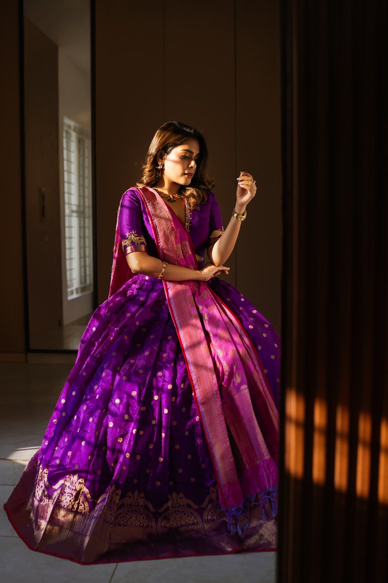 KikiVijay's tweet photo. Jussss love everything about this look💜
The lighting ! The outfit ! The clicks &amp; myself 😉💜 https://t.co/yeUivqB91C