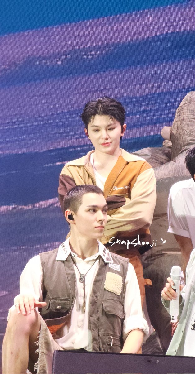 i'm sorry but JIHOON HAHAHAHAHAHAHAHA