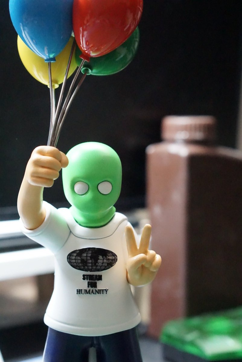 N_ogard's tweet image. J&apos;ai fais une figurine pour le Stream for Humanity 🫡