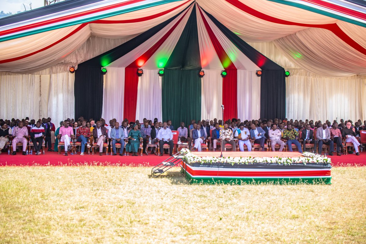 I joined the clergy and the people of Mt. Elgon for an Interdenominational Prayer Service held at Cheptais Boys High School, graced by His Excellency President William Ruto.

During the event, I expressed my gratitude to the President for appointing me as the Principal Secretary.