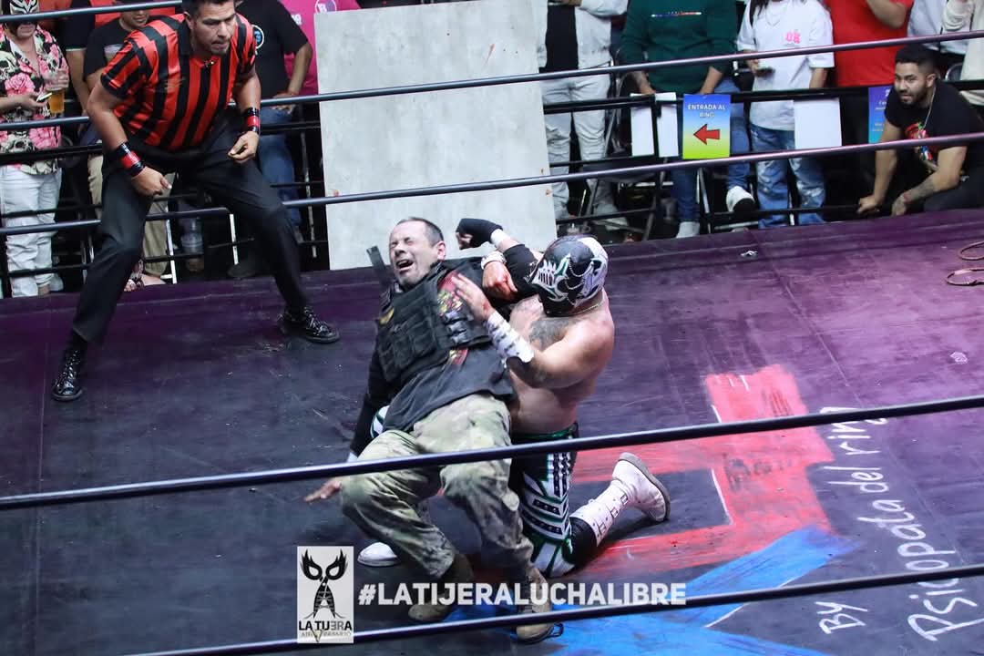 LaTijeraLucha's tweet photo. Bestial lo regalado por el #PoderDelNorte y #YoungMafia que es premiada con dinero por la sangr3 entregada en #XLL❗️
Duro encuentro que se adjudica #CartaBravaJr, #MochoCotaJr y #ManiakCop al derrotar con un “colmillo” largo y retorcido ante #Latigo, #Visionario y #Skayler... https://t.co/dKpvLMfjBi