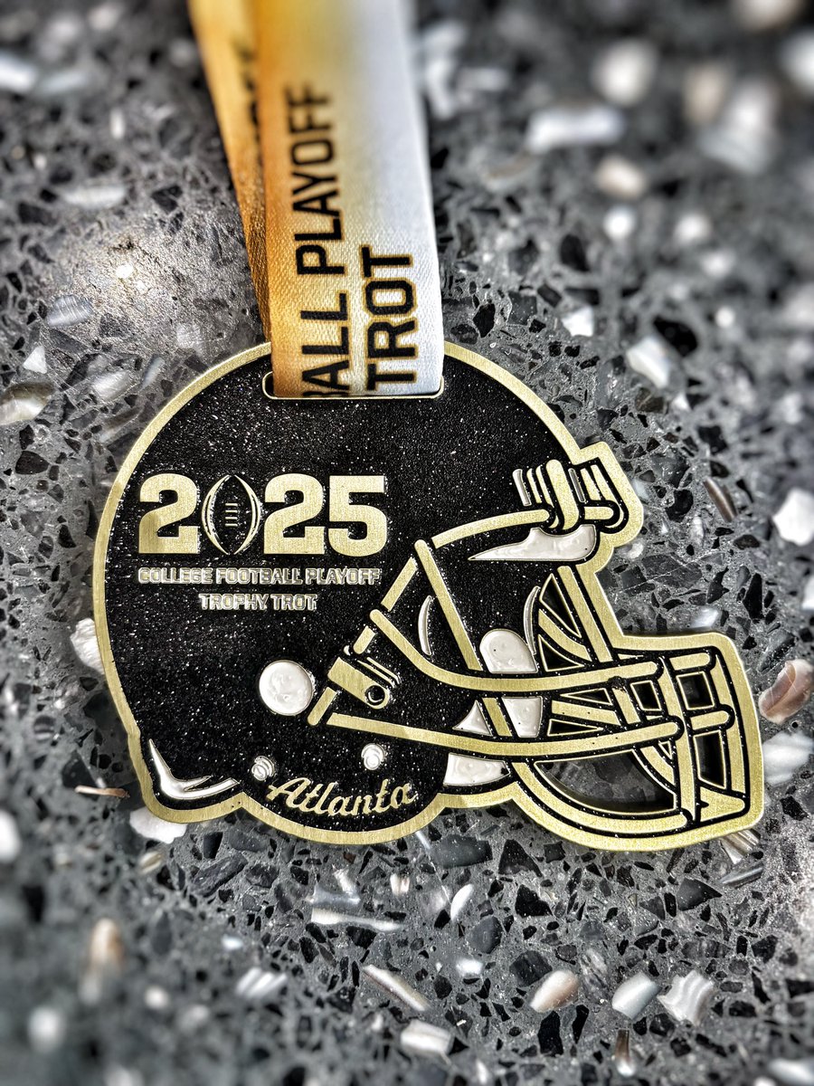 DrCSLPadgett's tweet photo. Race 2 complete for the year! #fitleaders #fiteducator #werunatl #moversandpacers #blackmenrunatl https://t.co/T6hT0ubbmP