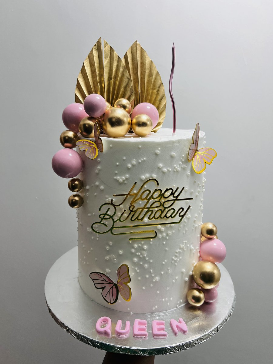 MissPatienceK's tweet photo. @redmarketsunday The best cakes in town bvunzai @Sharon_Mut na @Unn_bothered! Prices start from $30 depending on design. I’m reachable on 0783649895 https://t.co/Hr8ZbZElEq