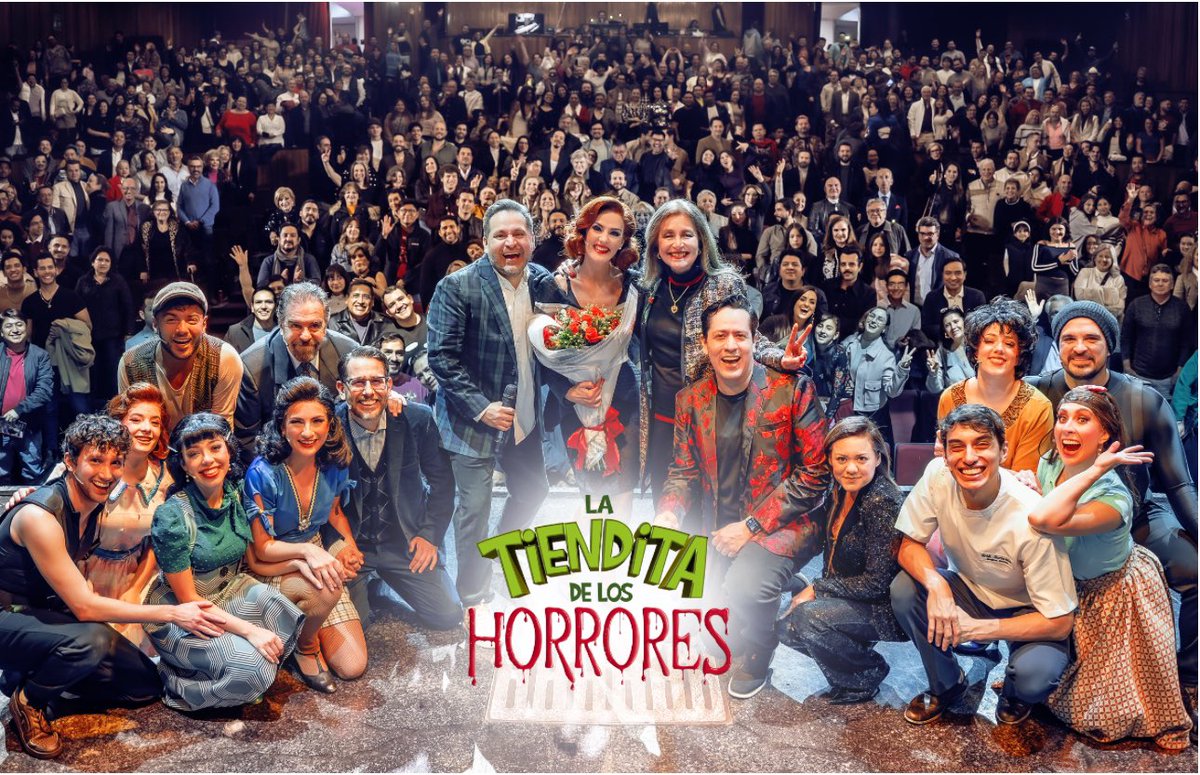 Un día que nunca olvidaré!! Gracias a todos!! 37 años de trabajo, festejando en el teatro con este musical increíble!! Gracias!!! ❤️🎭💯🙌🏻