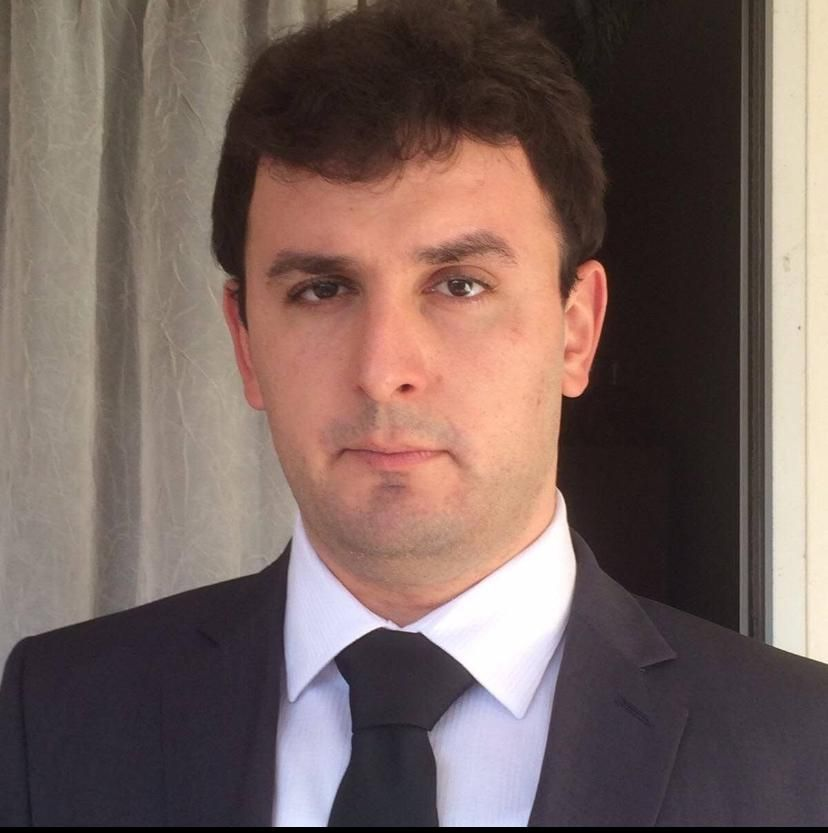 Dr. Fatih Tuluk… İktisat alanında genç yaşına rağmen derin bir birikime sahip, her zaman daha fazlasını öğrenmeye ve öğretmeye tutkulu bir akademisyendi. Washington University in St. Louis’teki başarılı doktora çalışmalarından, ODTÜ Kuzey Kıbrıs Kampüsü'ndeki akademik kariyerine