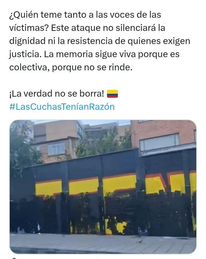 La <a href="/Bogota/">Alcaldía de Bogotá</a> del dormil <a href="/CarlosFGalan/">Carlos F. Galán</a> debe responder, esa esquina de la 7 con 45 está llena de cámaras de seguridad de la <a href="/PoliciaBogota/">Policía Metropolitana de Bogotá</a>, y privadas, queremos los #videos de anoche.😡 Queremos a los responsables.