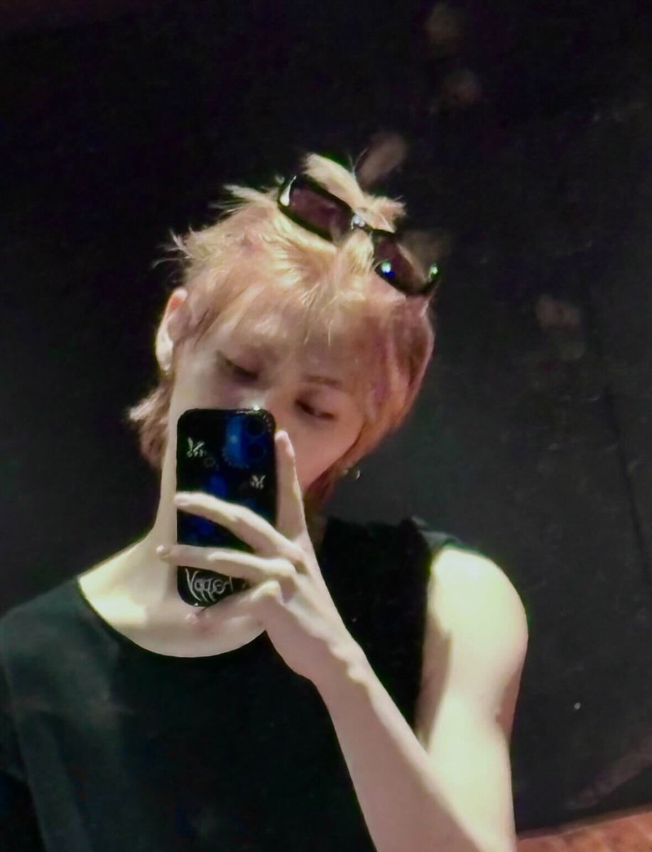 ebonscale's tweet image. 