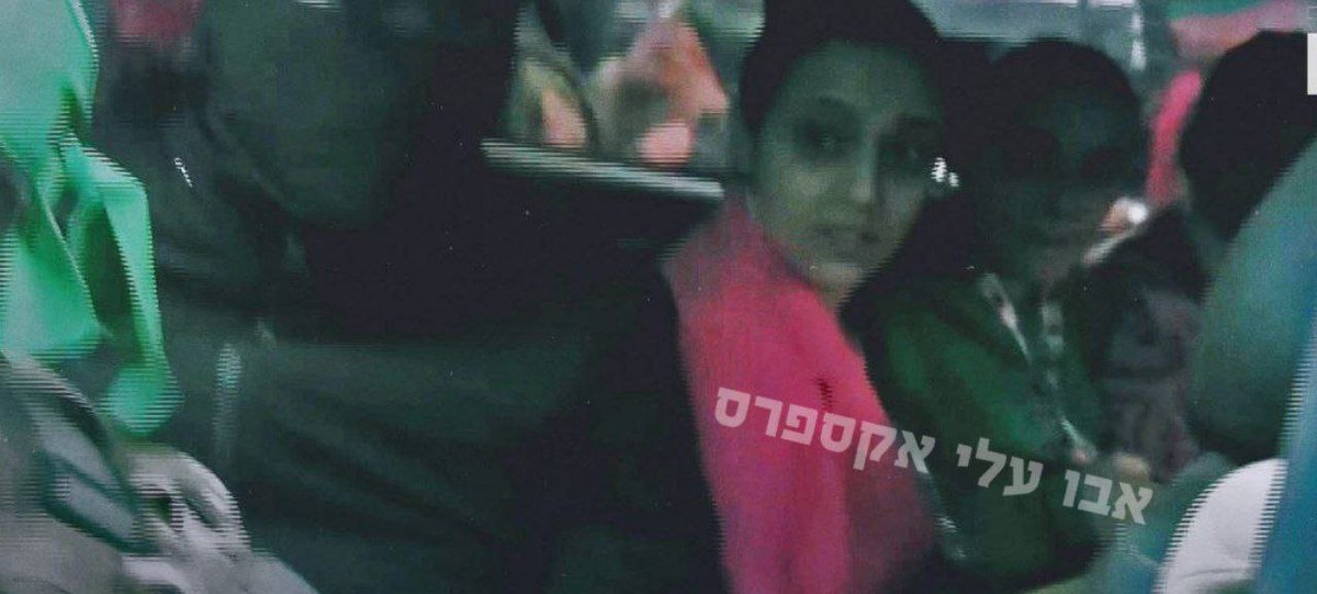 PlanetReportHQ's tweet image. 🇮🇱🇵🇸 #BREAKING: Images of the hostages who were handed over to the Red Cross by Hamas.

#Israel #hostagedeal #Gaza