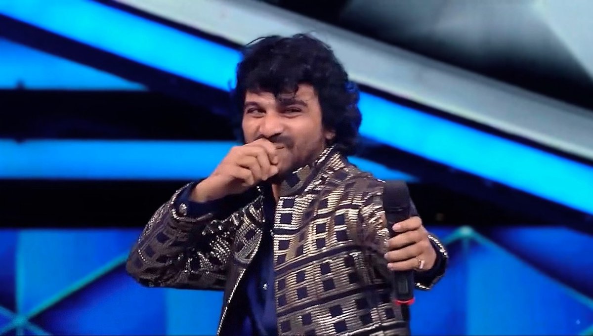 nishasivaa's tweet photo. The first thing rayan says after coming to the stage and getting the mic - "HI JACK" 😭♥️
This bond will be and should be celebrated more and forever..!!🥺🫶🏼🧿
#BiggBossTamil8 #Jacquline #Jacqulinelydia𓃵 #BiggBossTamil #Rayan #RayJack https://t.co/Jvpse0i5M1