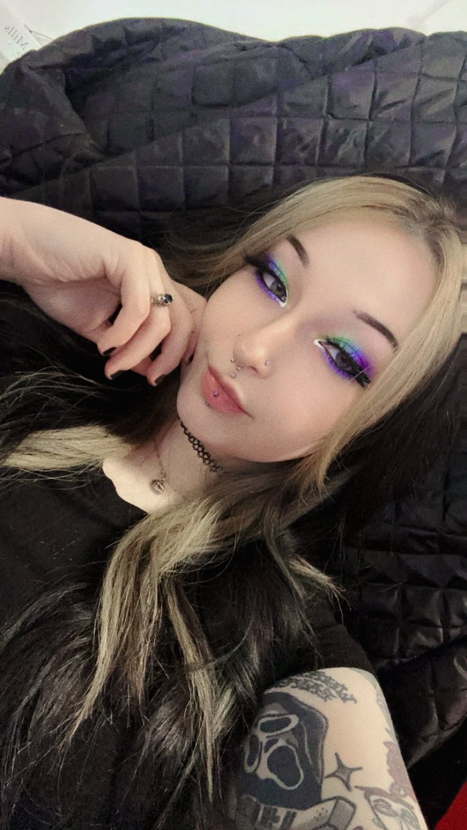 𝖇𝖗𝖆𝖙 tweet media