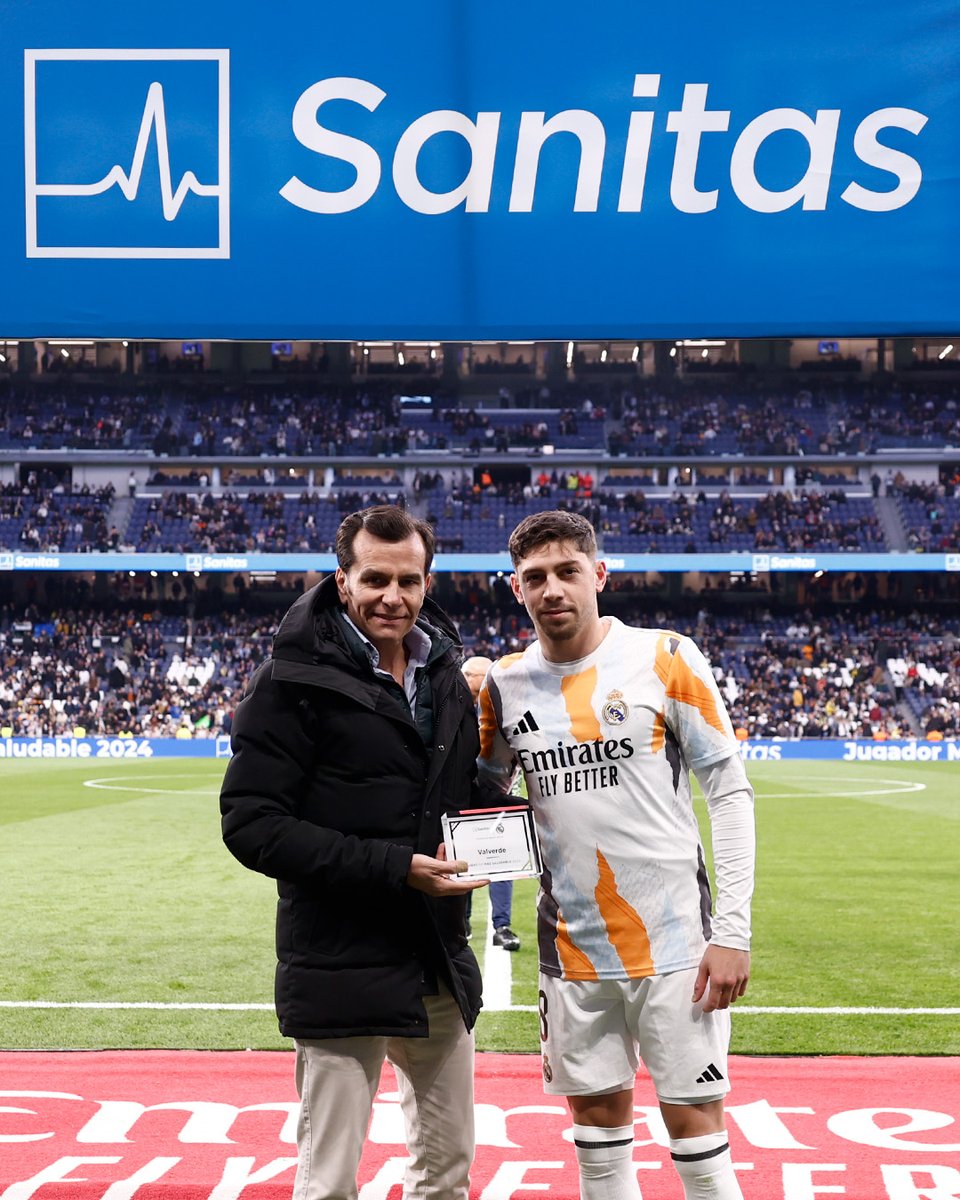 realmadrid's tweet photo. 💙️ ¡@Sanitas ha entregado a @FedeeValverde, el premio al Jugador Más Saludable 2024!
#ImpulsoSanitas https://t.co/Ek7AqysEkB