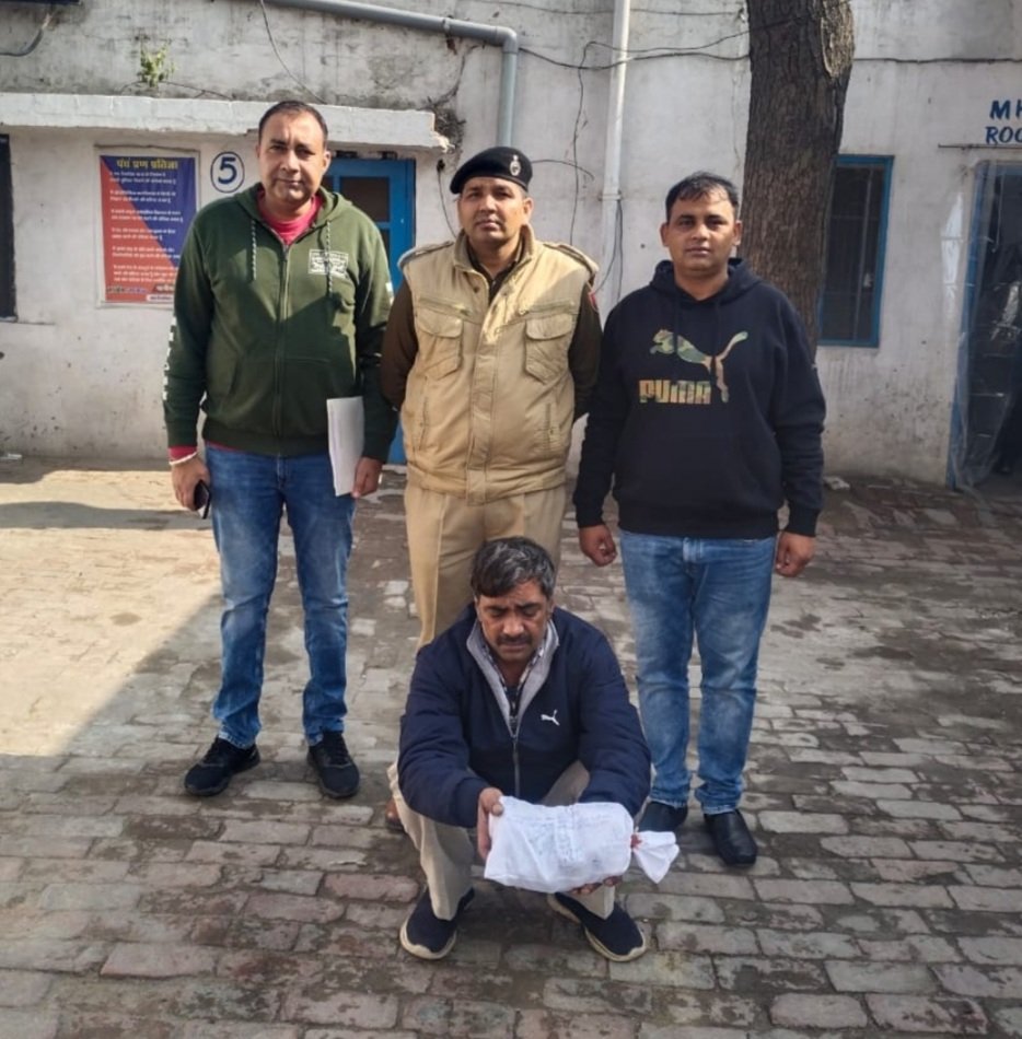 #SPश्री लोकेंद्र सिंह IPS के मार्गदर्शन में पानीपत पुलिस का नशा तस्करी पर कड़ा प्रहार

CIA थ्री पुलिस टीम ने कवि गांव के पशु अस्पताल के पास 
कार सवार नशा तस्कर को लाखों रुपए कीमत की 1 किलो 107 ग्राम चरस सहित गिरफ्तार किया

<a href="/police_haryana/">Haryana Police</a> 
<a href="/DGPHaryana/">DGP Haryana Police</a> 
<a href="/igkarnal/">ADGP Karnal</a> 
<a href="/lokender_IPS/">Lokender Singh IPS</a>