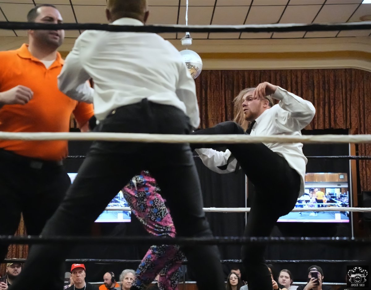 AmberNicoPhoto's tweet photo. Blue Suede vs. Lord Shreddz at Rad Pro Rasslin’ in Worcester, MA #radpro #indiewrestling #wrestling #wrestler #professionalwrestling #digitalphotography #wrestlingfans #wrestlingphotography #wrestlingphotographer #sony #sonya9iii #boston #bodyslamnet #ambernicophoto #aew #wwe #ambernico