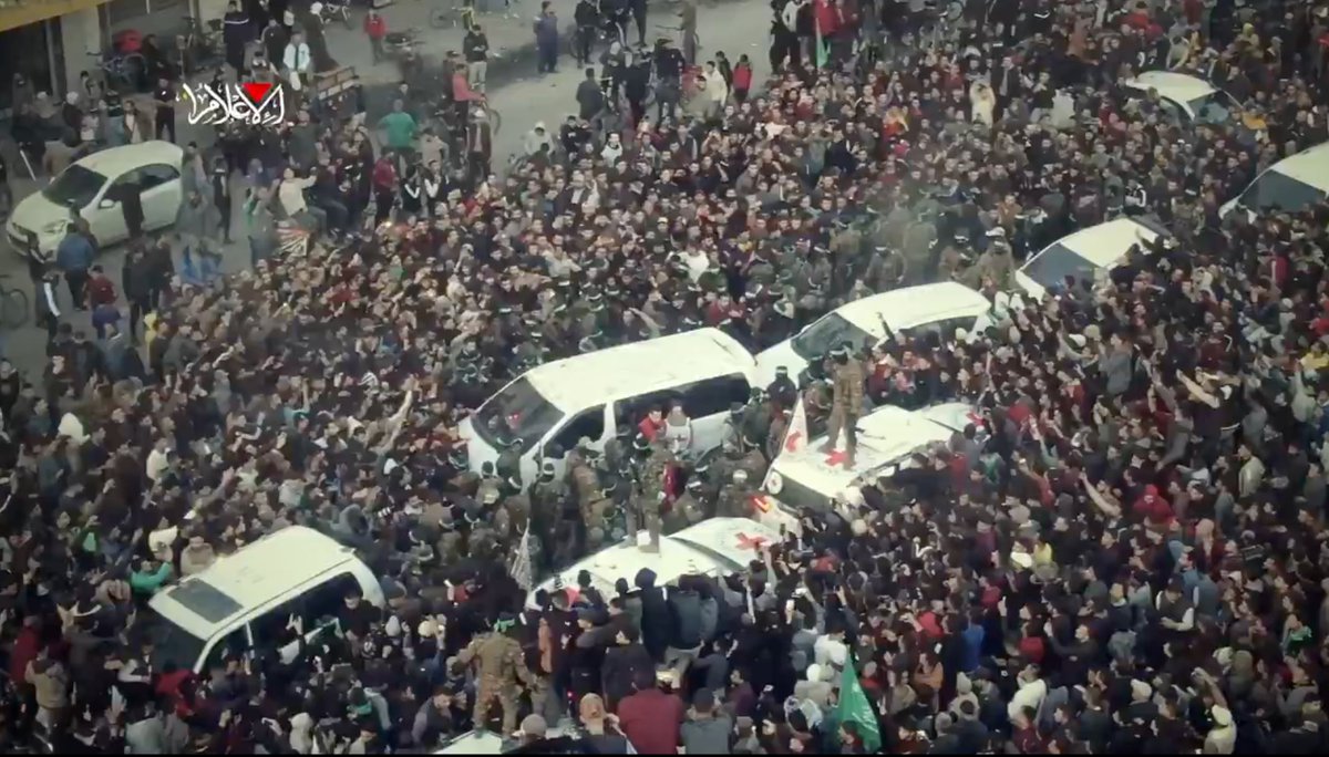 KhaledSafi's tweet photo. هندسة الصدمة:
1. الظهور اللحظي لكتائب القسام في وقت واحد في كل أنحاء قطاع غزة.
2. النظام والتنظيم والإدارة والدقة في الظهور والتسليم والتبادل والجمهور.
3. إصدار بطاقات الإفراج للأسيرات الثلاثة بطريقة مهنية رسمية إدارية.
4. توقيع ممثلي الصليب الأحمر الدولي على استلام الأسيرات الثلاثة والدهشة ظاهرة عليهم جميعًا.
5. توقيع ممثل كتائب القسام على نموذج التسليم الرسمي أيضًا، بطريقة مهنية وإدارية راقية.
6. الزي الأخضر المثير وكأنه خارج من المصنع مباشرة.
7. عدد ومظهر أفراد الكتائب يبدو مثيرًا وفيه رسائل نفسية عميقة، وصلت من فورها لكل الفئات المستهدفة.
8. سيارات البيكبات الدفع الرباعي، تبدو أيضًا وكأنها وصلت غزة للتو من المصنع.
9. المشهد كله هو مشهد حرب نفسية متقنة، حول قصة اليوم التالي، التي تحولت بذلك إلى الثانية أو الدقيقة التالية.
10. أصابت الدهشة الفائقة العدو والصديق معًا، لكنها كانت أبلغ لدى العدو الذي بدأ من فوره في قراءتها وتحليلها، خلال عدة مستويات أمنية وعسكرية وسياسية واستراتيجية وشعبية واجتماعية فكانت موجهة إلى كل شيء.
محمد رمضان الأغا