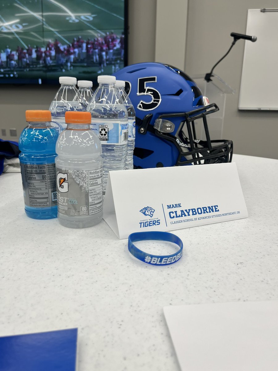 Mark Clayborne (@mark_clayborne3) on Twitter photo Thankful to have been able to make the trip to Visit Dakota Wesleyan University. I wanted to thank the coaching staff for having me‼️<a href="/Bailey_B_B/">Coach Bailey Berg</a> <a href="/CoachKretch/">Alex Kretzschmar</a> <a href="/Coach_Bernarde/">Mike Bernarde</a> <a href="/CoachMasonFrost/">Mason Frost</a> Thankful to have been able to make the trip to Visit Dakota Wesleyan University. I wanted to thank the coaching staff for having me‼️<a href="/Bailey_B_B/">Coach Bailey Berg</a> <a href="/CoachKretch/">Alex Kretzschmar</a> <a href="/Coach_Bernarde/">Mike Bernarde</a> <a href="/CoachMasonFrost/">Mason Frost</a>