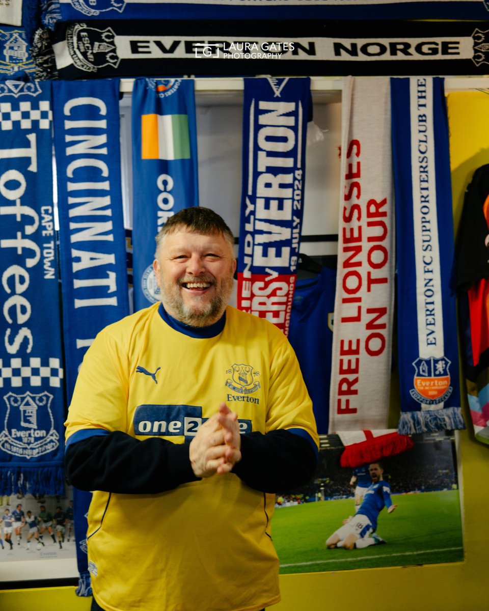 lgatesphoto's tweet photo. All smiles for Retro Day 💙

#EFCretro #UTFT https://t.co/FYx3XbOzs4