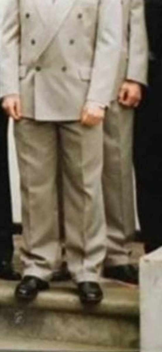 dgreenmarine's tweet photo. @clarkson_ian Lou Macari got John Gayles trousers on? https://t.co/pX3N2peEPJ
