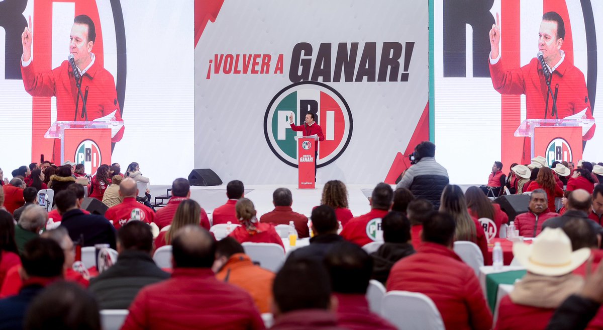 EVillegasV's tweet photo. Esto es el PRI en Durango: familia, corazón y las ganas de #VolverAGanar. ❤️💪

En el Encuentro Priista nos recordamos lo que nos une y renovamos el compromiso de trabajar por nuestra gente. Aquí hay unidad, orgullo y mucha fuerza para sacar a Durango adelante.

Con la presidenta del PRI estatal, @danisotto, seguiremos trabajando juntos para que Durango renazca con más fuerza cada día.