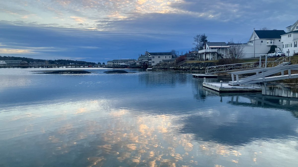 LaddCindyladd's tweet photo. I can see the storm is on its way to Boothbay Harbor , ME
@NECN @PeteNBCBoston @ericfisher @NBC10Boston @WMTWTV @Portland https://t.co/uYH0AR79oR