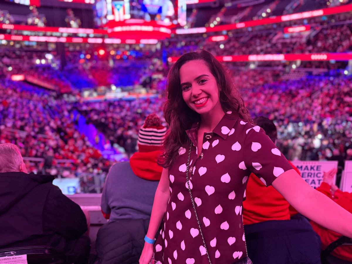 Bientôt le même souffle de victoire et de liberté en France ! 🔥🇫🇷 #TrumpMeeting