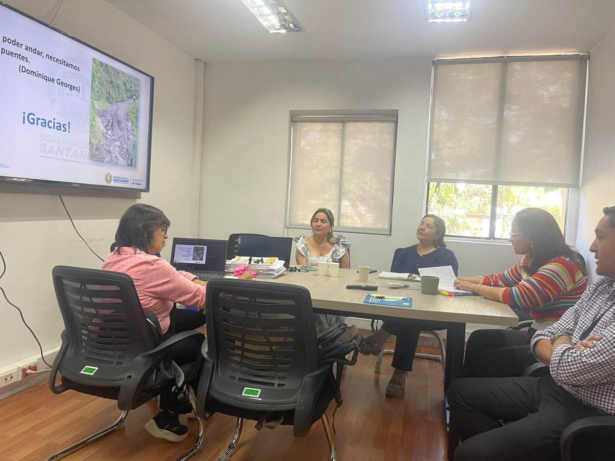 GralJuvenalDiaz's tweet photo. Desde el gobierno departamental seguimos trabajando en equipo para fortalecer la salud de Santander.

Gracias al convenio entre la Secretaría de Salud de Santander y Proinapsa-UIS, avanzamos en el fortalecimiento de capacidades para la gobernanza en salud, la planeación estratégica y la organización territorial en la prestación de servicios. Estamos ampliando el acceso a la formación del recurso humano en salud y desarrollando estrategias educativas que impacten positivamente a nuestras comunidades.

En #AcciónUnificada, optimizamos recursos y logramos resultados por el bienestar de todos los santandereanos.

#EsTiempoDeSantander