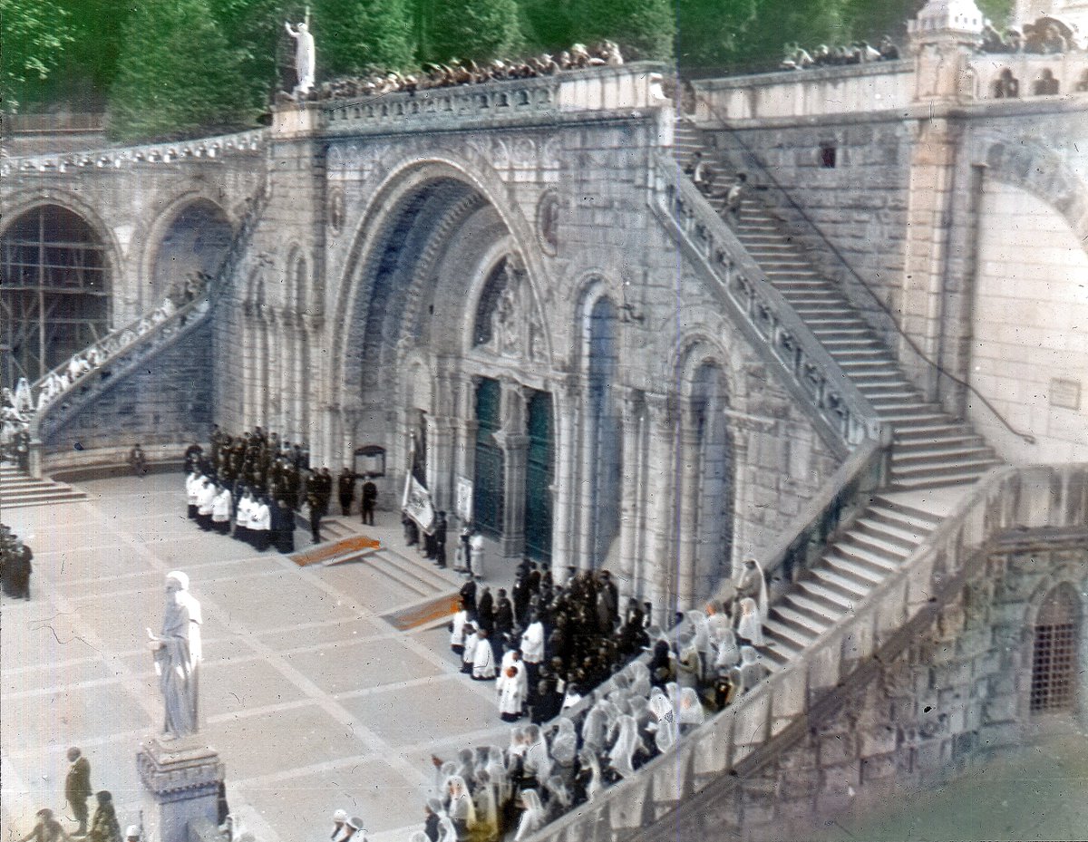 LancsArchives's tweet image. It&apos;s #AdoorableThursday, here&apos;s two impressive ones! Part of the Mellor Collection, taken by Mrs Mellor in 1928, showing the entrance to the Church of the Rosary in Lourdes, France. Not Lords, where the cricket is... #archives #RedRoseCollections