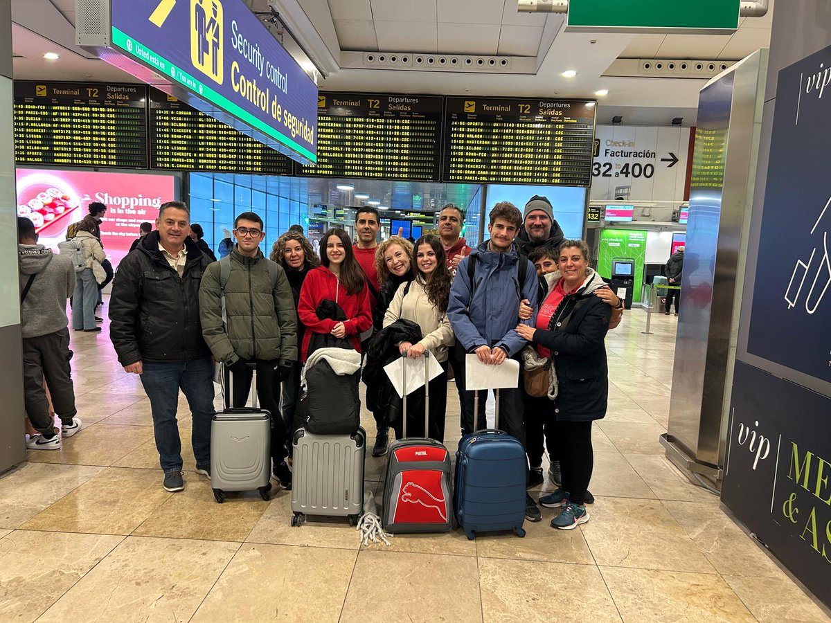 iescalderon's tweet photo. Comenzamos la aventura de nuestro proyecto Erasmus+ KA210 centrado en el emprendimiento social. Hoy 19 de enero salimos de Madrid con primera parada en Zúrich. Tras la escala, continuaremos hasta nuestro destino: Macedonia del Norte. https://t.co/ijHPCW2P4f