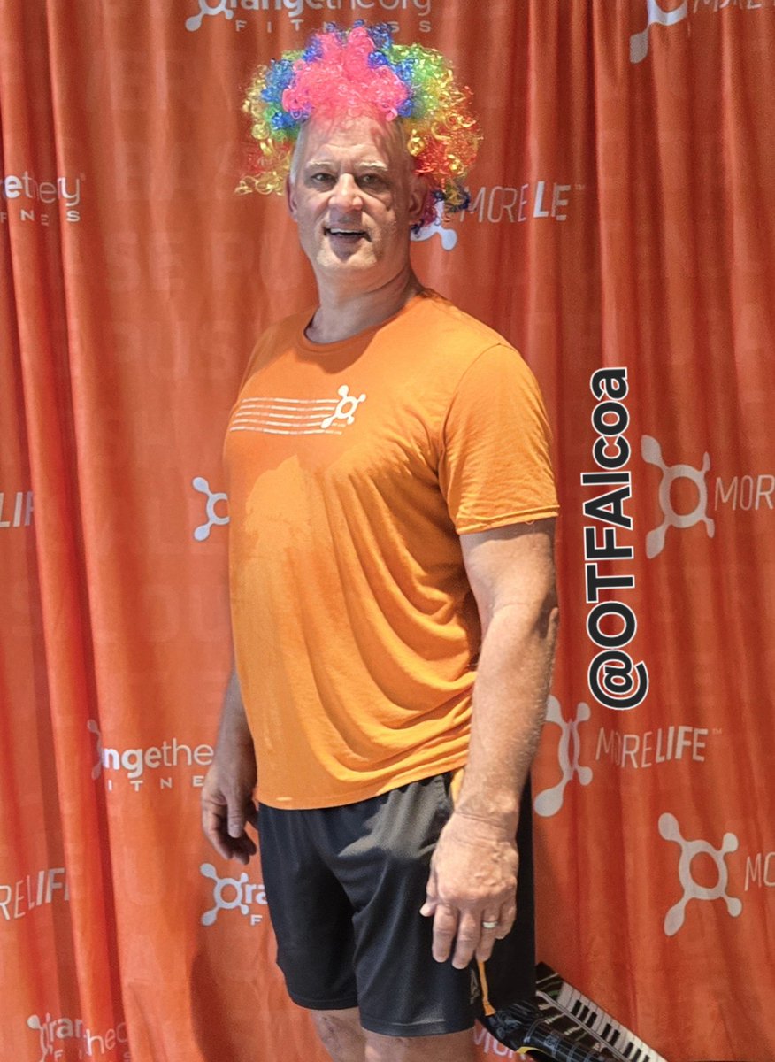 CharlesMcRae's tweet photo. Got the workout done and then found a snow shower #Orangetheory #everyreason @OTFAlcoa @orangetheory https://t.co/rZqRzcsKd3