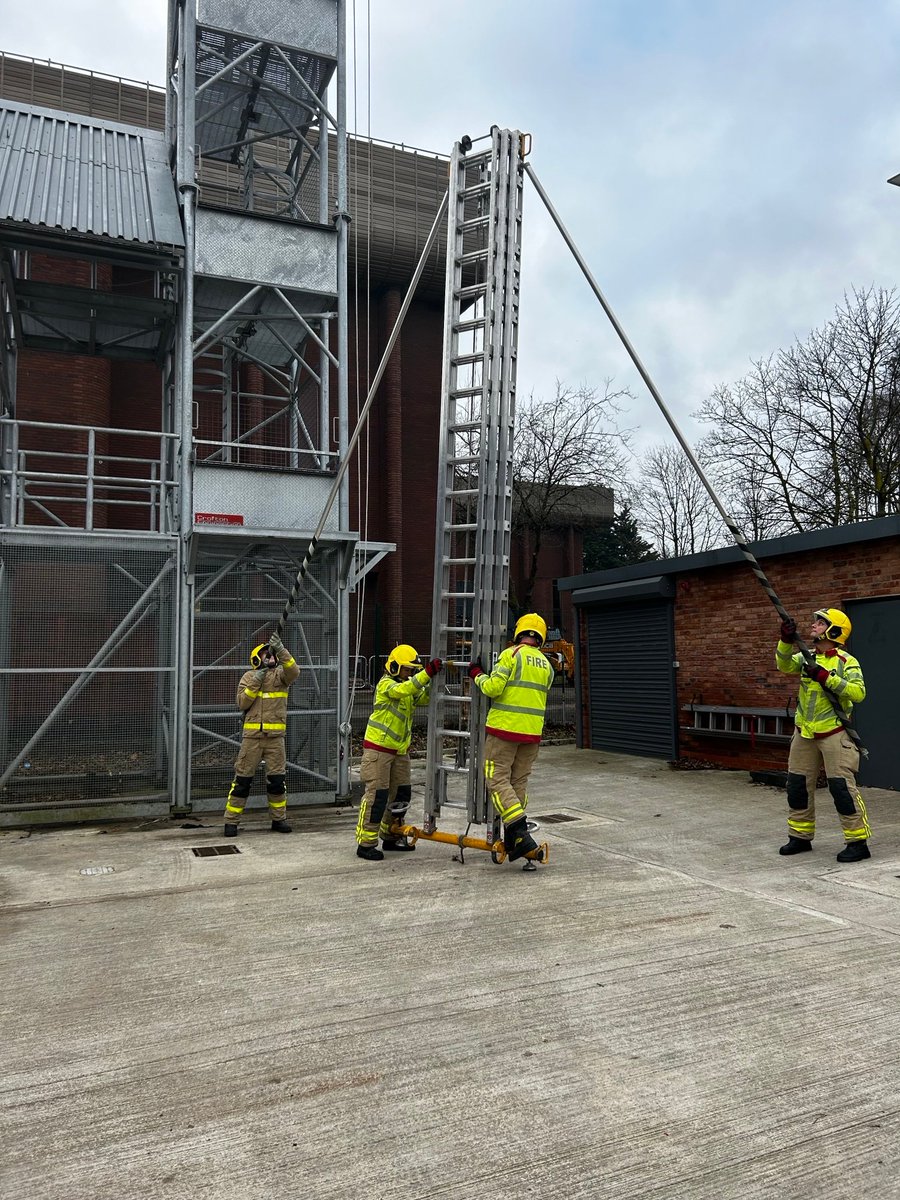 Today Blue watch conducted some training on the drill yard to prevent skill fade in the basics.

Ladder drills ✅ 
Knot tying and re-familiarisation ✅ 
Hauling hose/equipment aloft ✅