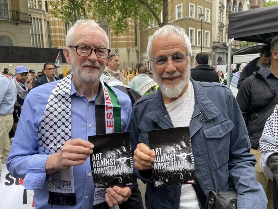 mjdaly57's tweet image. Keir Starmer has given the green light to the police to go after Jeremy Corbyn. 

We are in very dangerous waters now.

The police, the Labour Government and #BBC working hand in hand to shut down pro-Palestinian support. 

Welcome to the Starmer fascist state.

@metpoliceuk