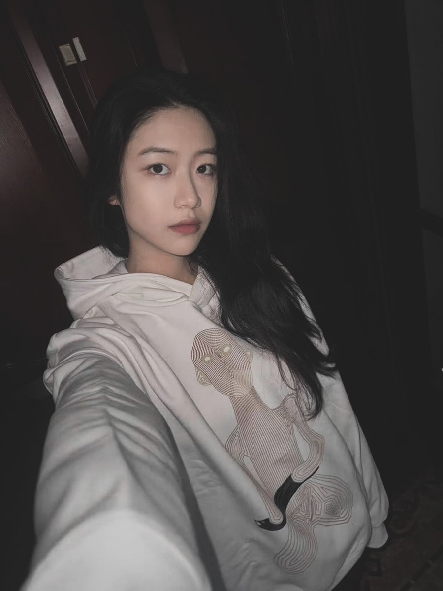 eHanzhi's tweet photo. 𝖨𝗍’𝗌     𝖻𝖾𝖾𝗇      𝖺      𝗅𝗂𝗍𝗍𝗅𝖾      𝒄𝒉𝒊𝒍̵𝒍̅𝒚      𝗅𝖺𝗍𝖾𝗅𝗒。 https://t.co/2RCZeRUFQ2