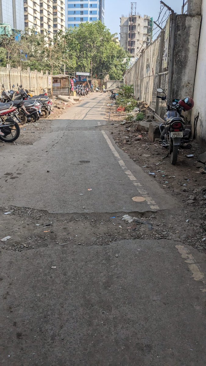 amit3d's tweet image. Casual state around Mumbai stations-
1. A dog in middle of ticket booking lane
2. Dangerous board right near staircase - Bandra
3. Damaged platform edge. Risky those who are de-boarding- Mahim
4. Poor Roads outside Prabhadevi station which lead to global financial centers