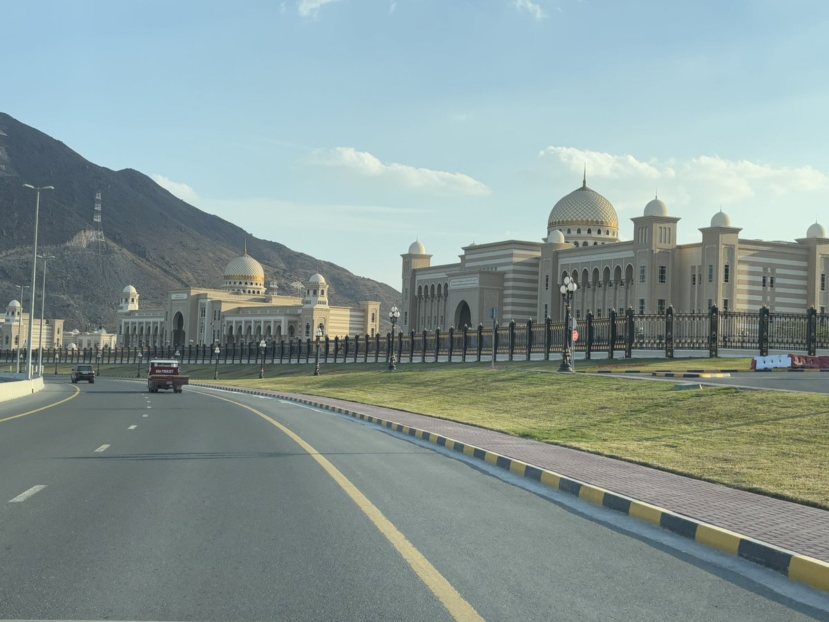 NeptuneTravco's tweet photo. Khorfakkan(Creek of the two jaws) is a city and an exclave of Emirate of Sharjah, located in the east coast of the United Arab Emirates facing the Gulf of Oman, and geographically surrounded by the Emirate of Fujairah 
#khorfakkan #fujairah #uae #dubai #sharjah https://t.co/E4ioGvAWey