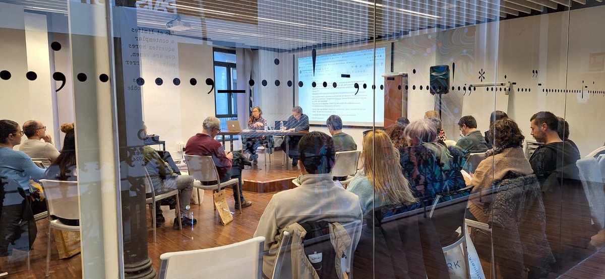 En <a href="/1entretants/">1entretants</a> preparem la Valencianada 25 al <a href="/OctubreCCC/">OctubreCCC</a> amb els centres participants. Enguany, dedicada a la fidelitat lingüística, l’estima per la llengua i la solidaritat amb els afectats per la dana. “La llengua ens fa poble” <a href="/BarbaraPeris/">Bàrbara Peris</a> <a href="/FrancescJLopez/">Francesc Joan López</a> <a href="/pgvidal/">Pilar Garcia Vidal</a>