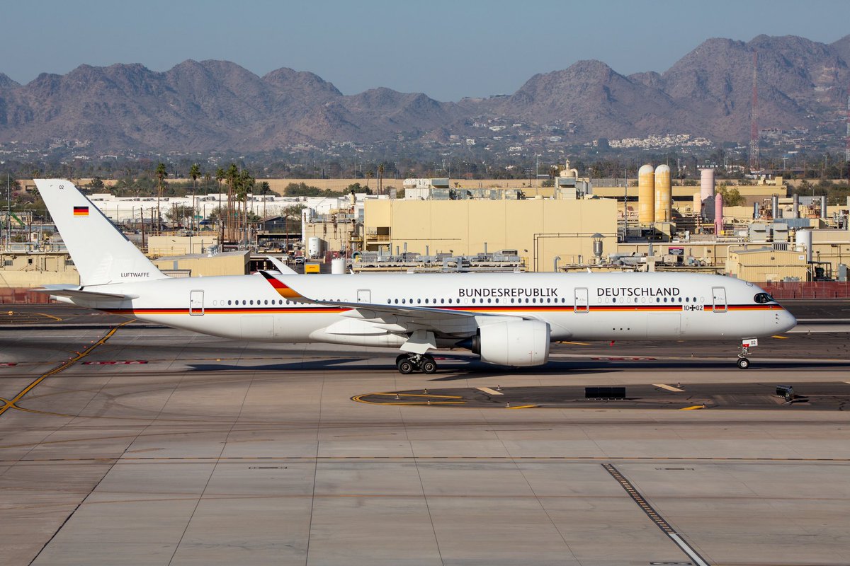 CDMedia15's tweet photo. German Air Force Airbus A350 landing at @PHXSkyHarbor last month. #phxaz #kphx #aircraftphotography #germanairforce https://t.co/rzhj38T8A7