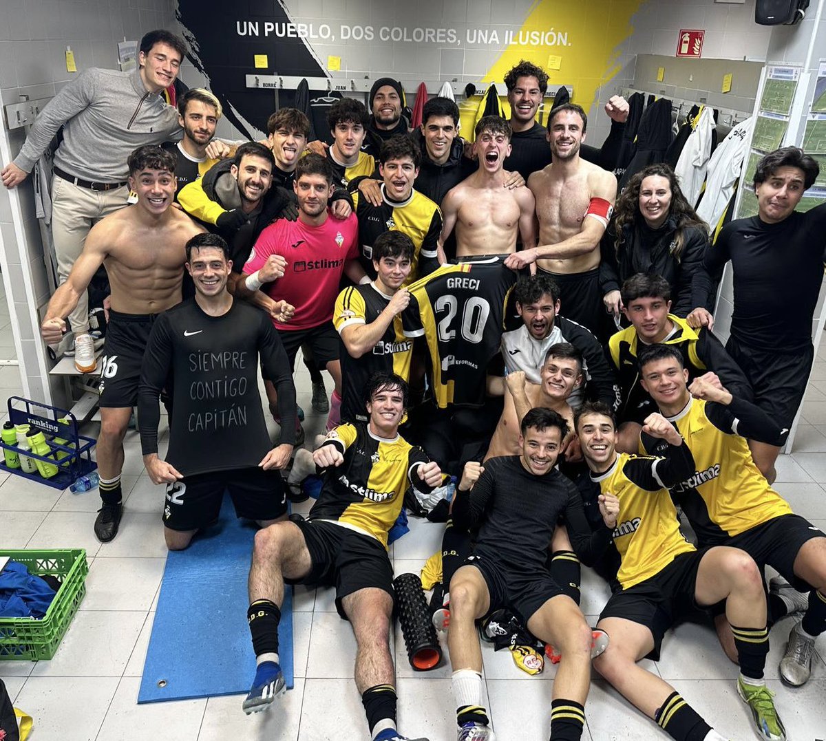 📝 PRIMER EQUIPO | JORNADA 18

Comenzamos la segunda vuelta con un nuevo ➕3️⃣. Un gol de Marcos en el 90’ nos da la victoria en un día de homenaje para nuestro capitán. ¡SIEMPRE CONTIGO, <a href="/Greeecii/">Jorge Greciano</a>!

#CDG 1️⃣-0️⃣ <a href="/CD_El_Alamo/">Club Deportivo El Álamo</a> 

⚽️ <a href="/marcos90gil/">Marcos Gil</a> 

#UnPuebloDosColoresUnaIlusión💛🖤