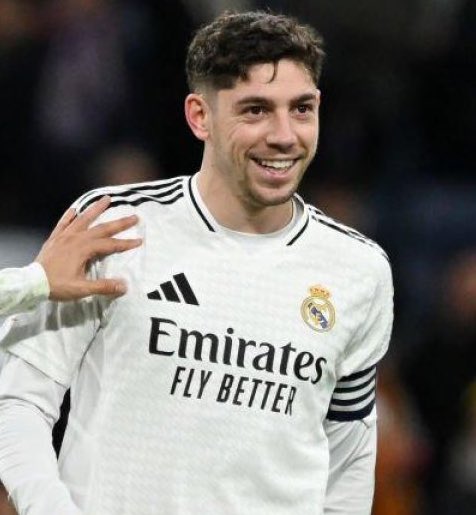 mimidynamightt's tweet photo. seeing fede with that captain armband…with the #8, it means the absolute world to me https://t.co/zA3DOP8dNm