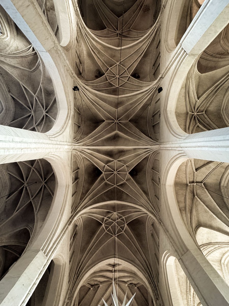 Visited the Oberkirche St. Nikolai in Cottbus today. The first church here dates back to at least 1156. The current one was built around the early 15th century. The church burnt down at the end of WWII but was reconsecrated in 1955, with the last renovations completed in 2008.