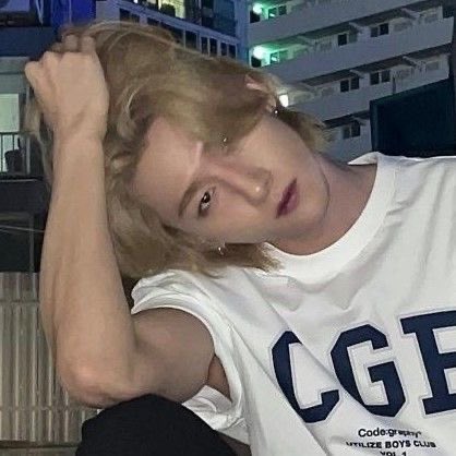 즉각적으로 몸이 반응하는
내 시선에 넌 말 못해