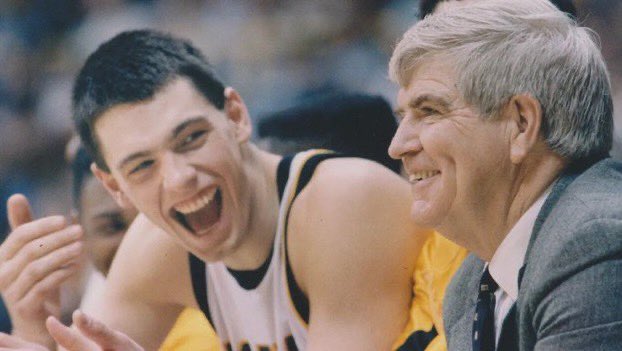 Benjaminandera's tweet image. 1/19/93
#CMS40
#Forever40
⚫💛🏀