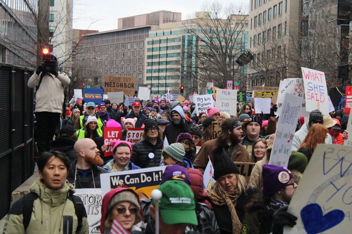 Activists gathered in the nation’s capital this weekend, some celebrating the upcoming #TrumpInauguration. Others pledging to resist his policies.

Read more:
cnsmaryland.org/2025/01/18/act…

Reporting: <a href="/Adrianaavarro/">Adriana Navarro</a> and <a href="/EmmaTufo/">Emma Tufo</a>.
📸: <a href="/glopiccolo50/">Giuseppe LoPiccolo</a>