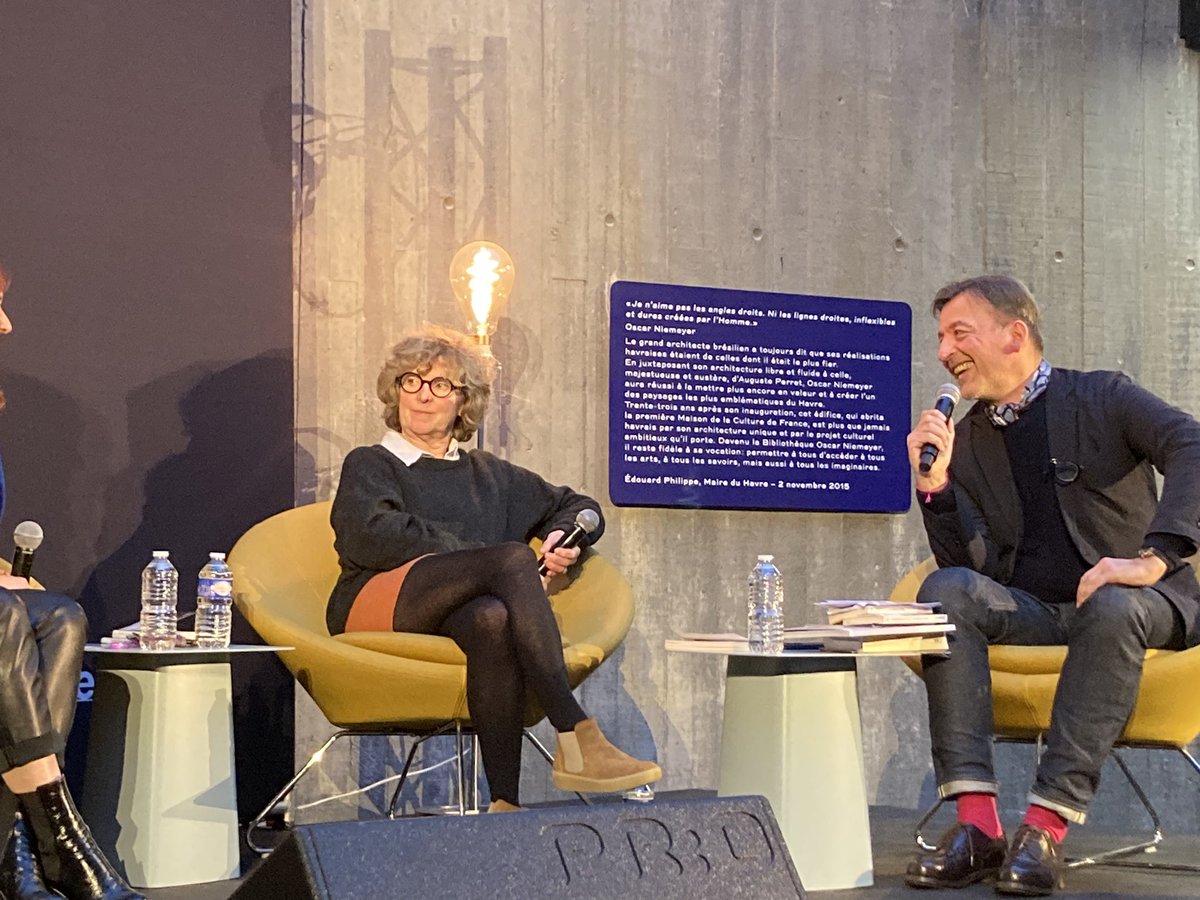 EgloffValerie's tweet photo. Bel hommage à #BenoitDuteurtre #festival-legoutdesautres avec les témoignages de ses proches et amis @mvoinchet #sophiepichon #alirebeihi #nathalieduteurtre et lectures par #yoannparize en musique @JFZygel https://t.co/GWUl57hTOy